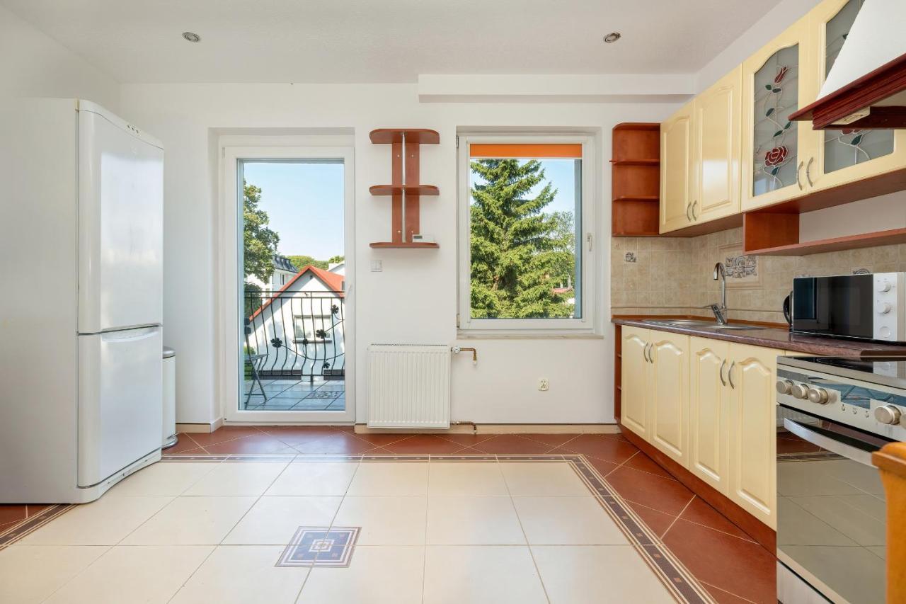 Bright & Spacious Family Apartment In Miedzyzdroje With Parking And 3 Balconies By Noclegi Renters Екстериор снимка